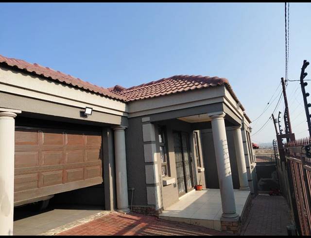 4 BEDROOM HOUSE FOR SALE IN CLAYVILLE